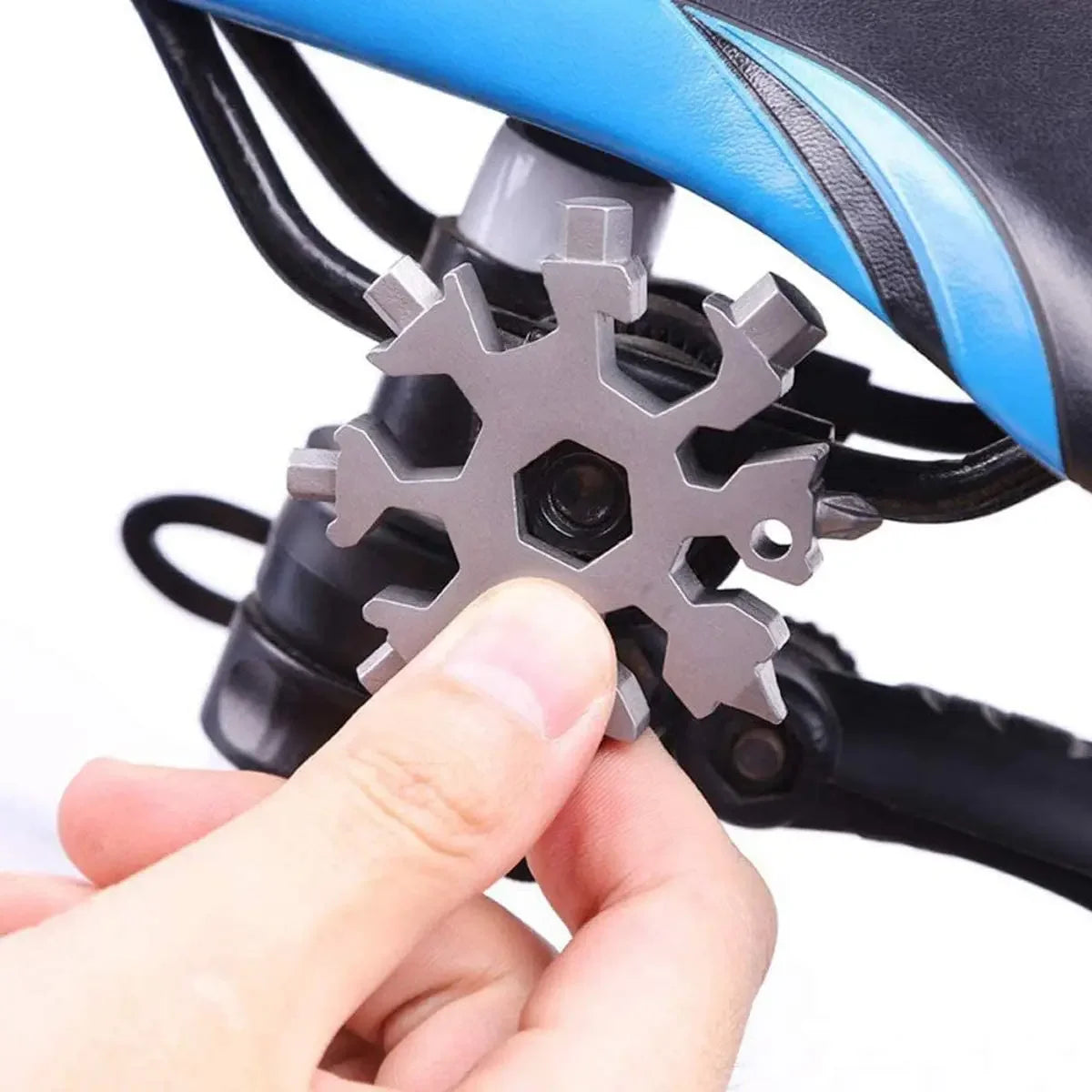 18-in-1 Snowflake Multi-Tool: Portable, Versatile, and Essential for Outdoor Adventures!